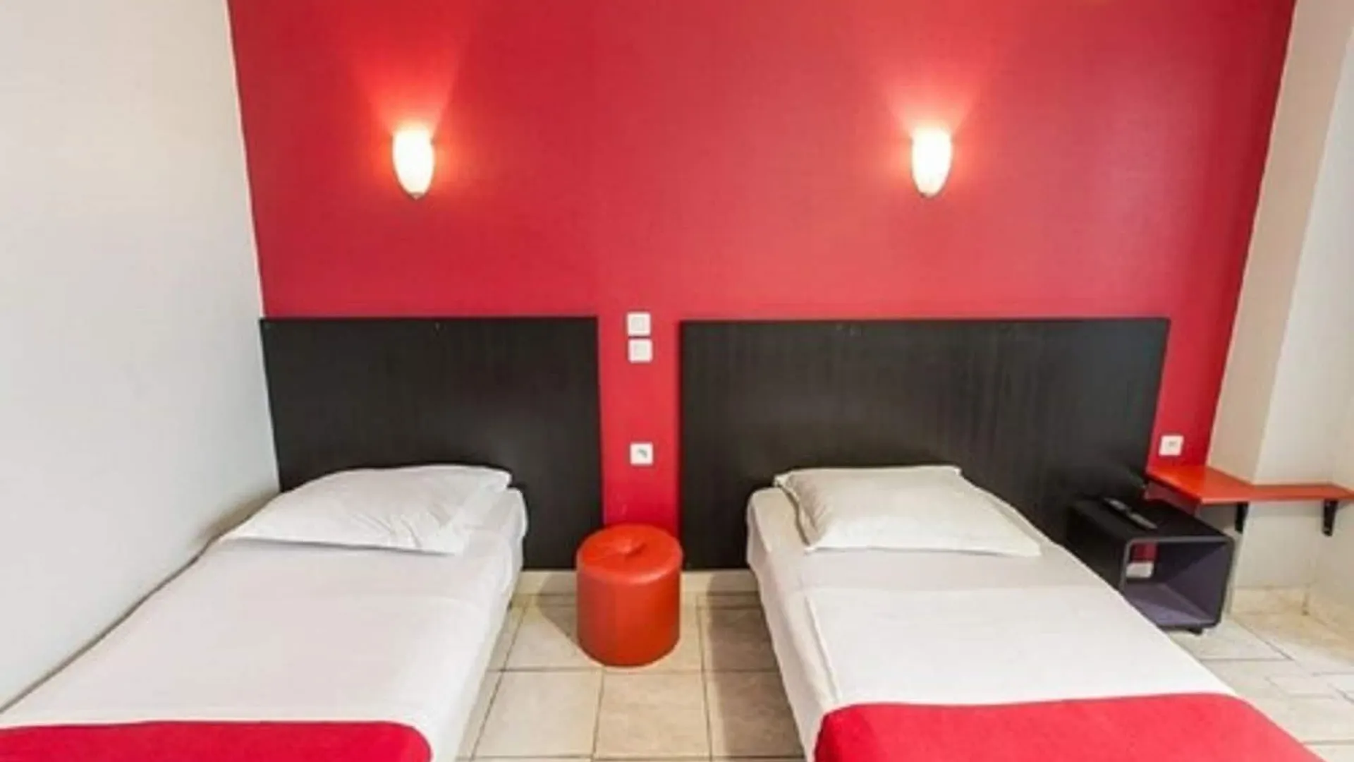 ** Hotel Hipotel Paris Montmartre Gare Du Nord France