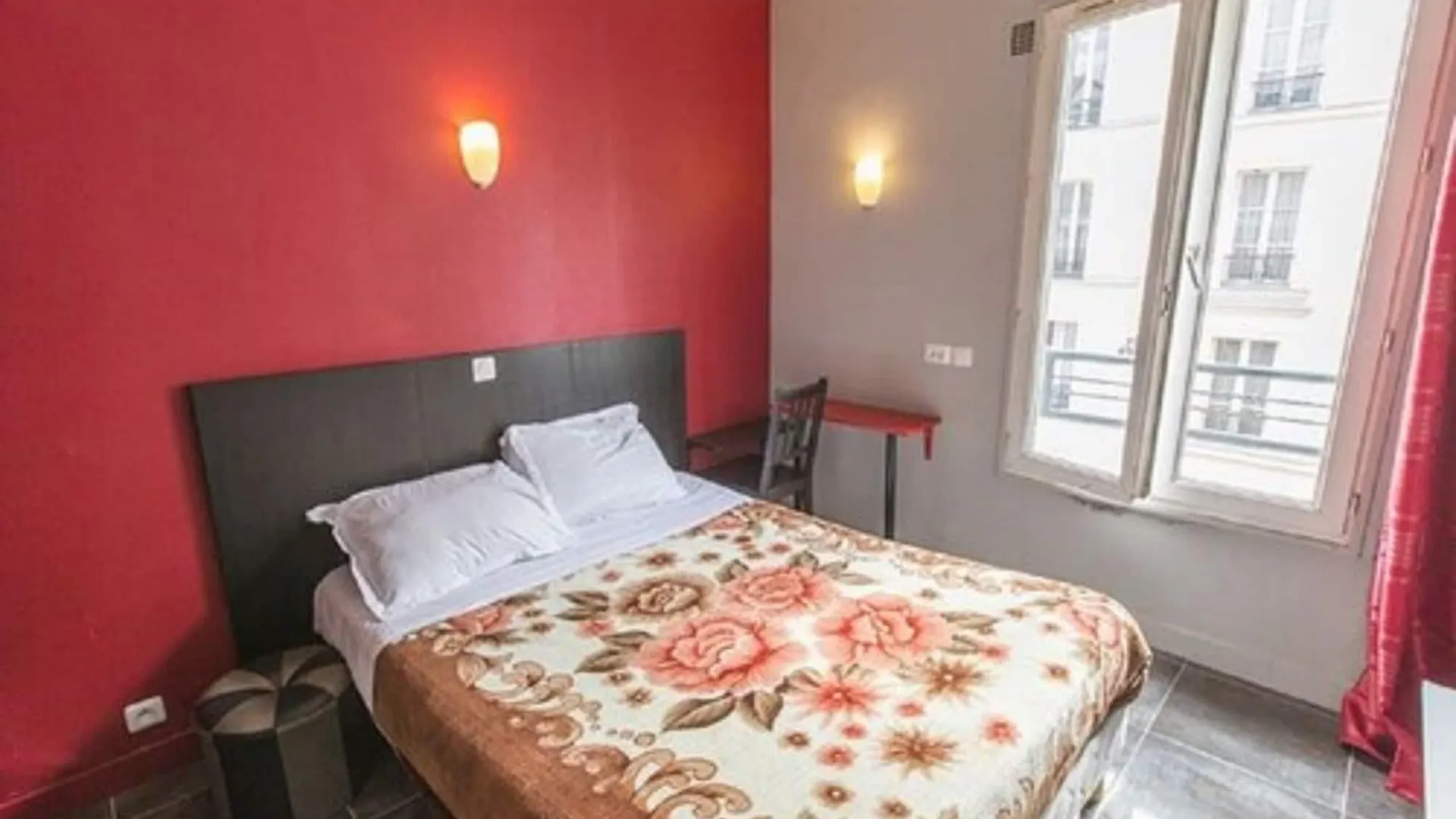 Hipotel Paris Montmartre Gare Du Nord Hotel