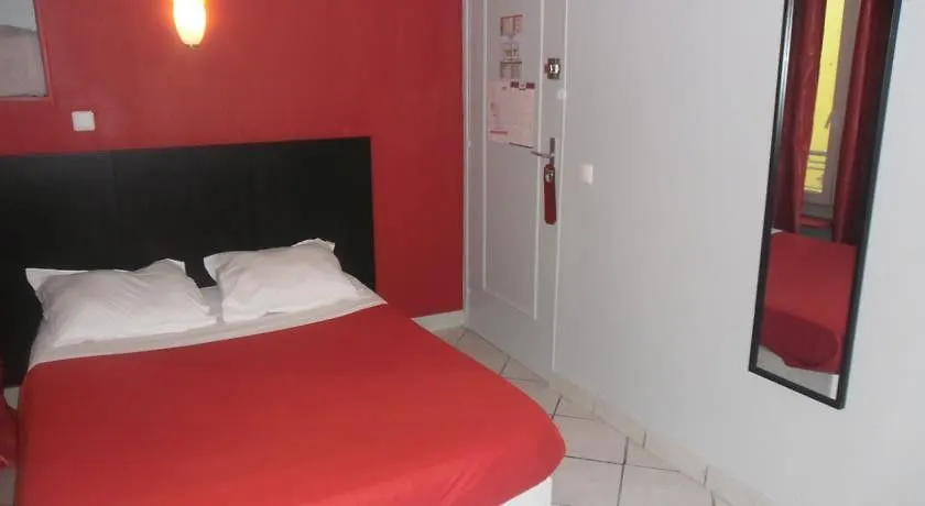 Hipotel Paris Montmartre Gare Du Nord Hotel